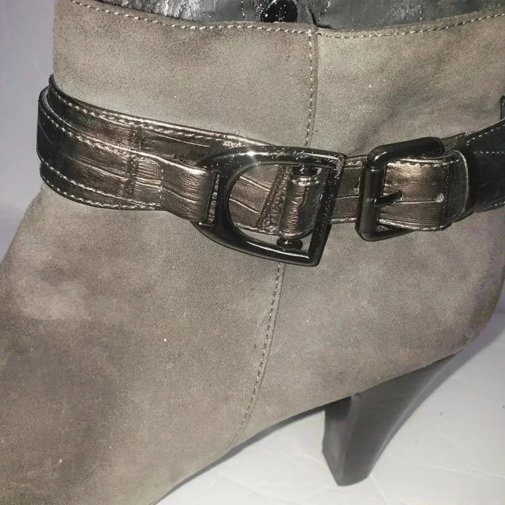 Bandolino gray heeled